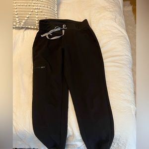 Great condition, figs joggers!